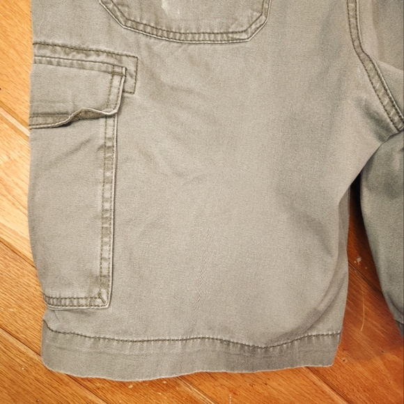 St. John's Bay size 34 green cargo shorts - Picture 10 of 11